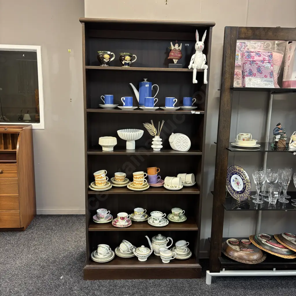 Dark Stained 5 Shelf Bookcase. H188.5 W89 D27cm Image 1++