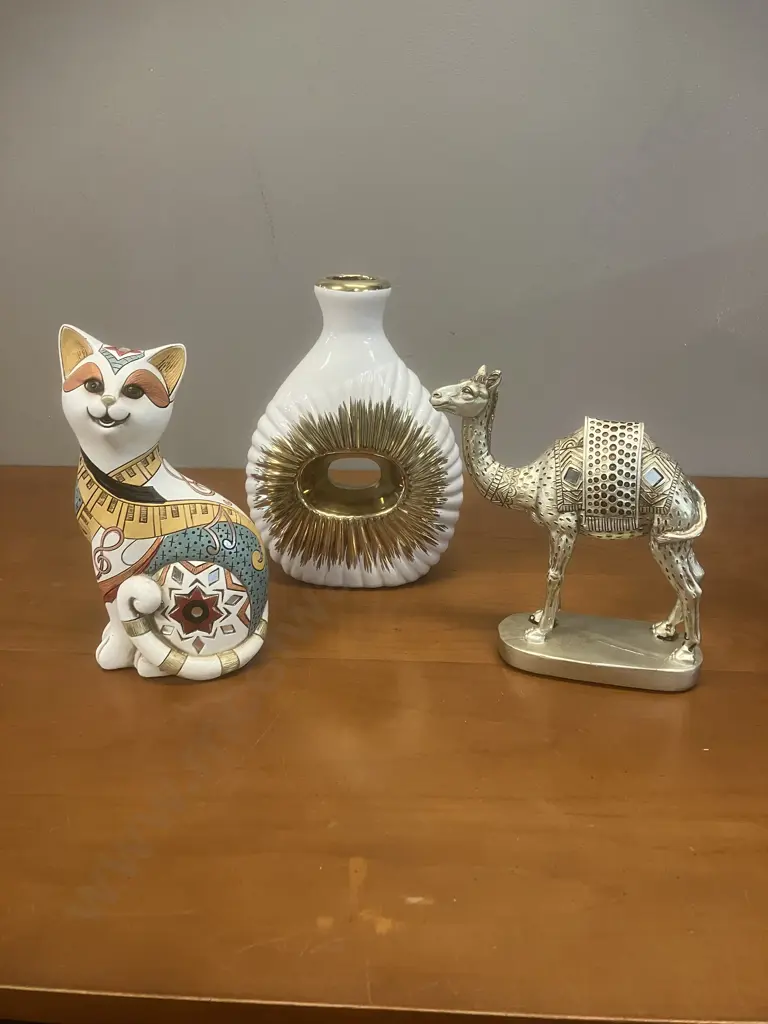 Three Ornaments Image 1++