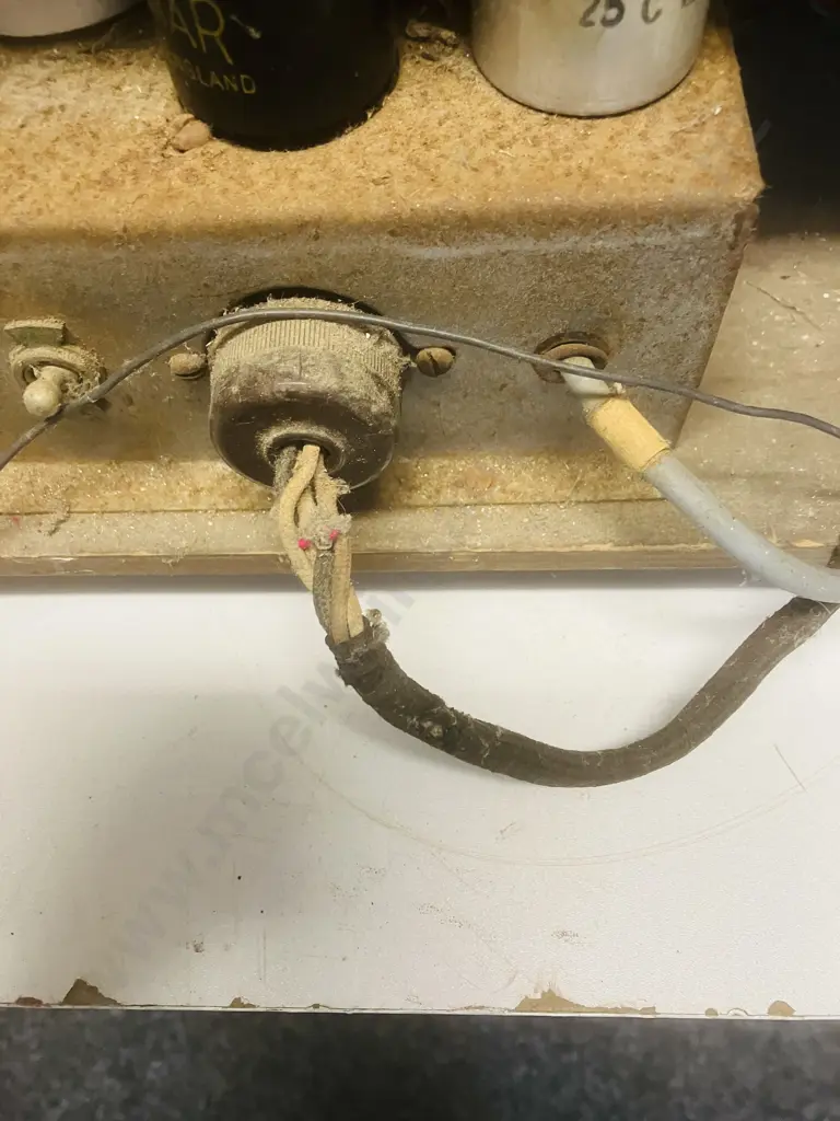 Vintage 'Futura Ambassador' Pacific Model 85. H34 W61 D28cm (As Found) Image 1++