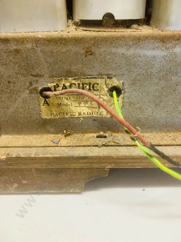 Vintage 'Futura Ambassador' Pacific Model 85. H34 W61 D28cm (As Found) Image 1++