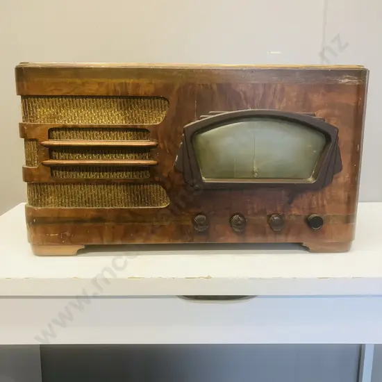 Vintage 'Futura Ambassador' Pacific Model 85. H34 W61 D28cm (As Found)