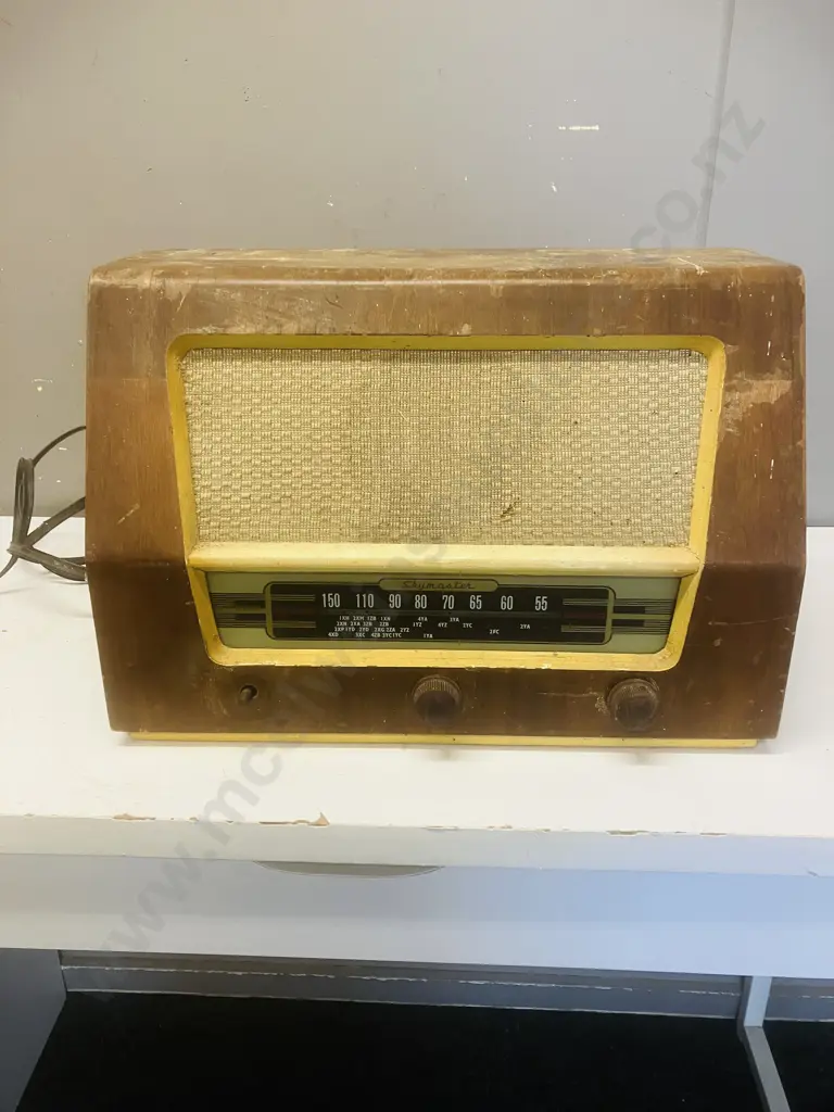 Skymaster Valve Radio (As Found) Image 1++