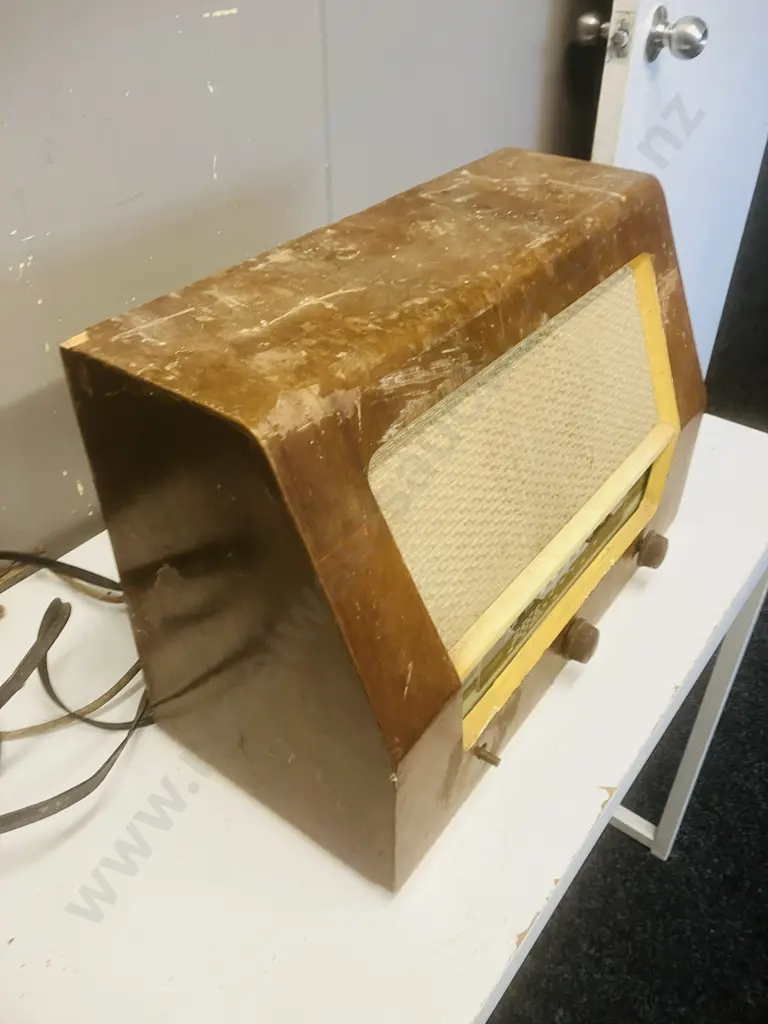 Skymaster Valve Radio (As Found) Image 1++