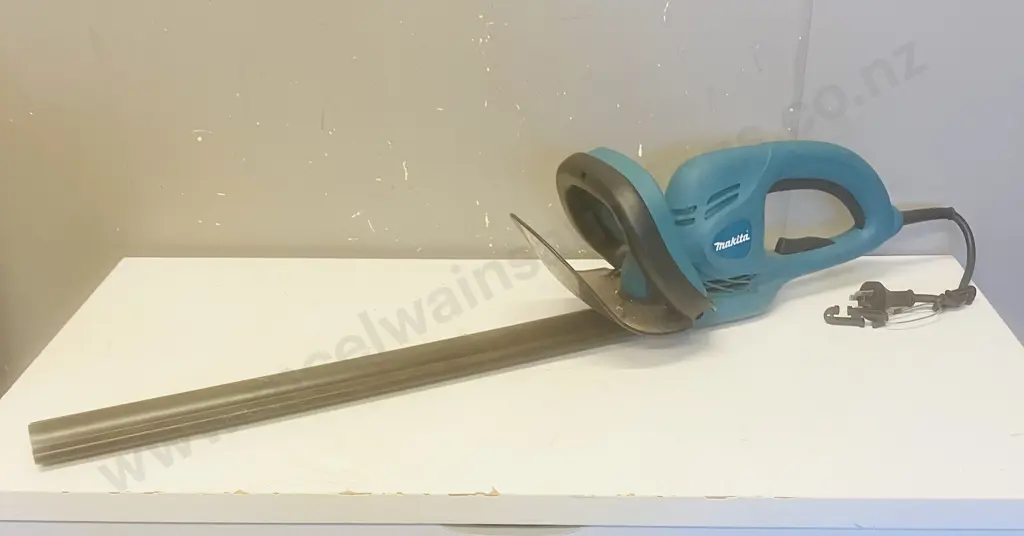 Makita Electric Hedge Trimmer 400 Watt Image 1++