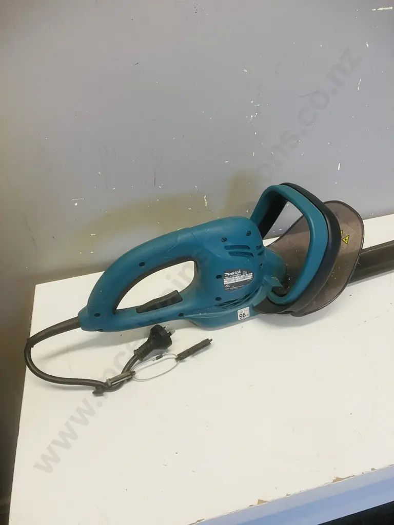 Makita Electric Hedge Trimmer 400 Watt Image 1++