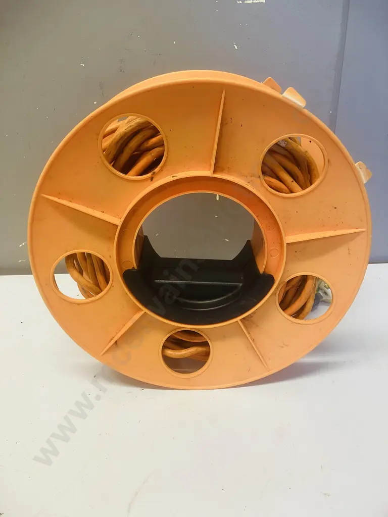 Orange Cord Storage Reel With Arlec Extension Lead Image 1++