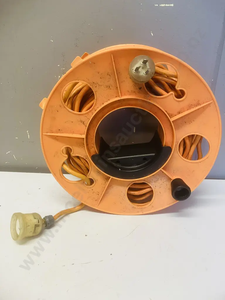 Orange Cord Storage Reel With Arlec Extension Lead Image 1++