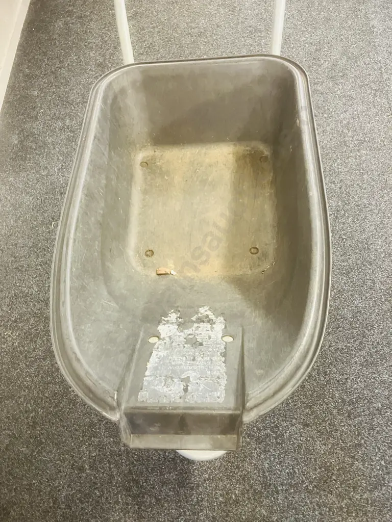 New Zealand Wheelbarrow's' Handipour Wheelbarrow Image 1++