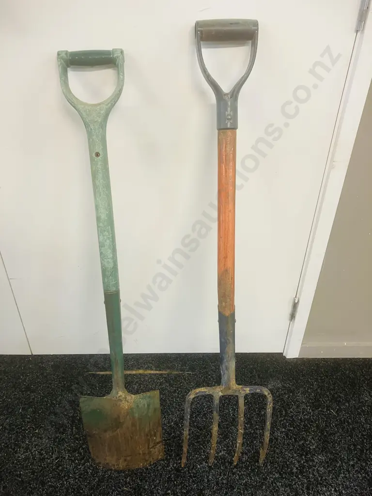 Garden Spade & Garden Fork Image 1++