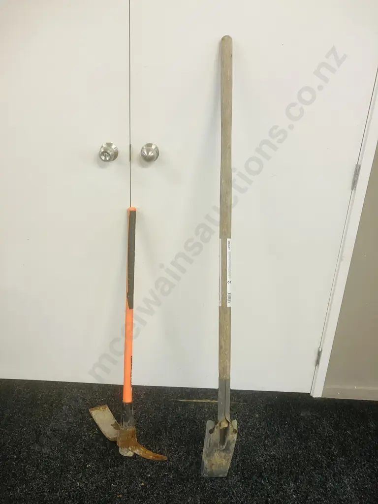 Stanley Wood Handle Trenching Shovel & Atlas Trade Pick Image 1++