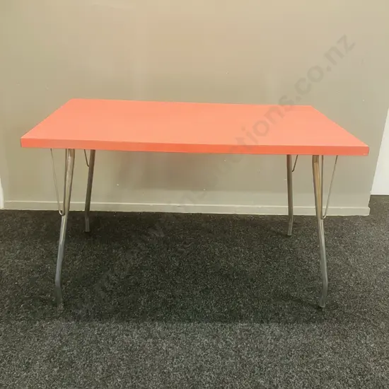 Vintage Mid-Century Formica Dining Table - Pink With Chrome Legs