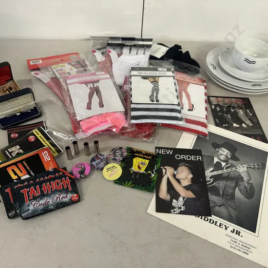 Selection of Vintage Items Including Tie Pin, Cufflinks, Italian Tognaina Crockery Etc