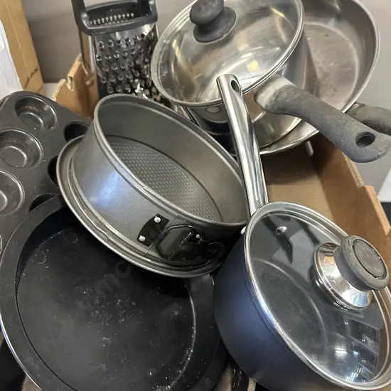 Box lot of Kitchenware