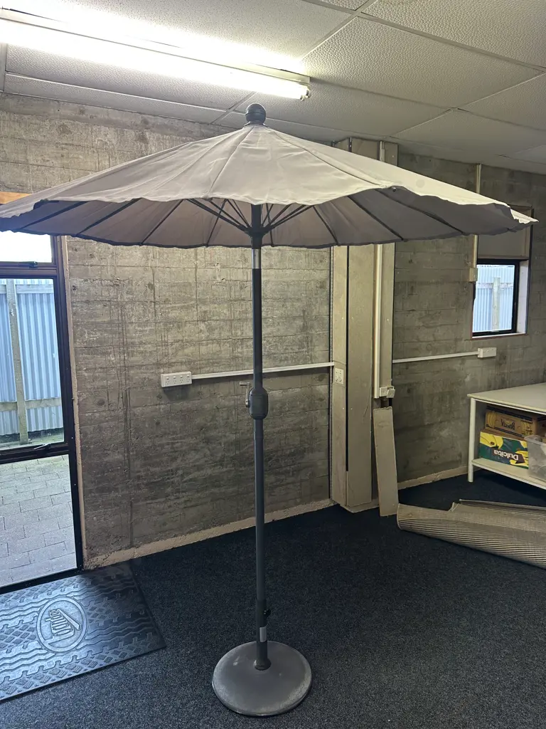 Marquee Outdoor Umbrella & Stand Image 1++