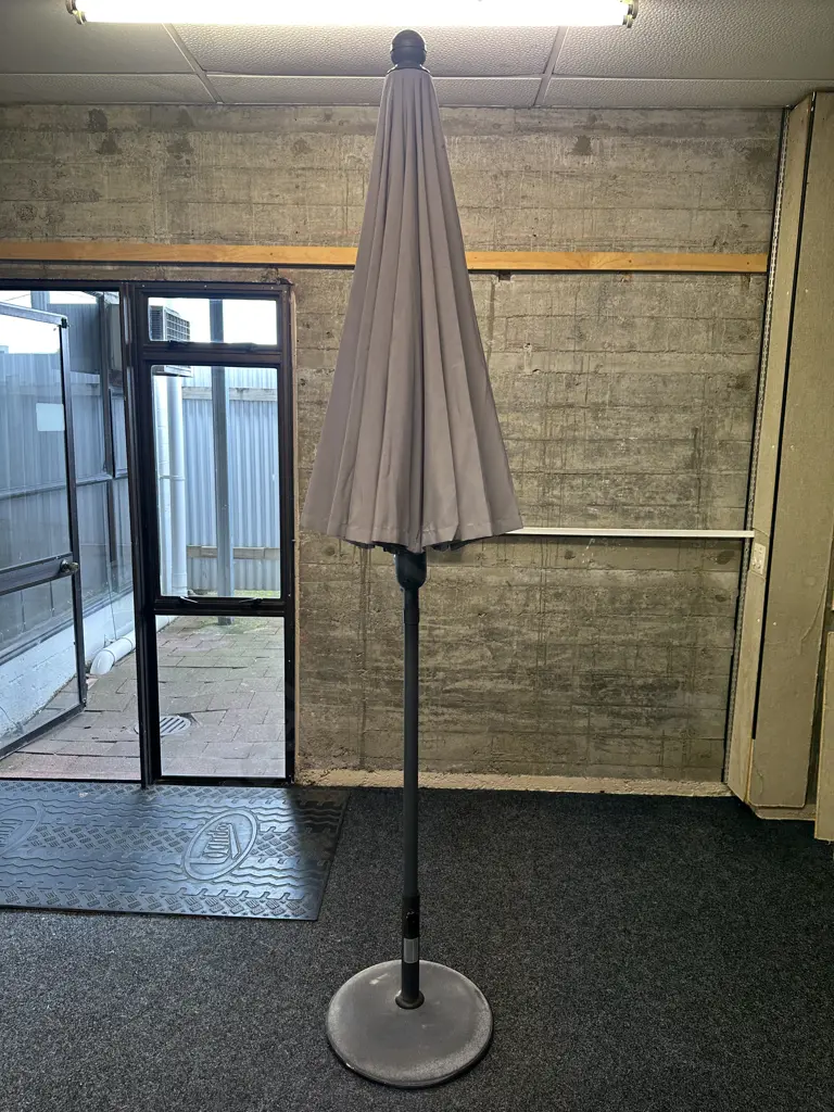Marquee Outdoor Umbrella & Stand Image 1++