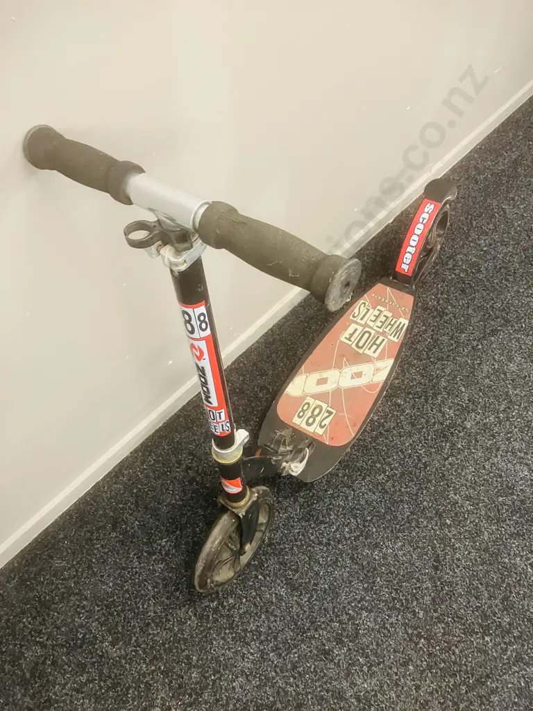 Hot Wheels ZOOM Inline Scooter Image 1++