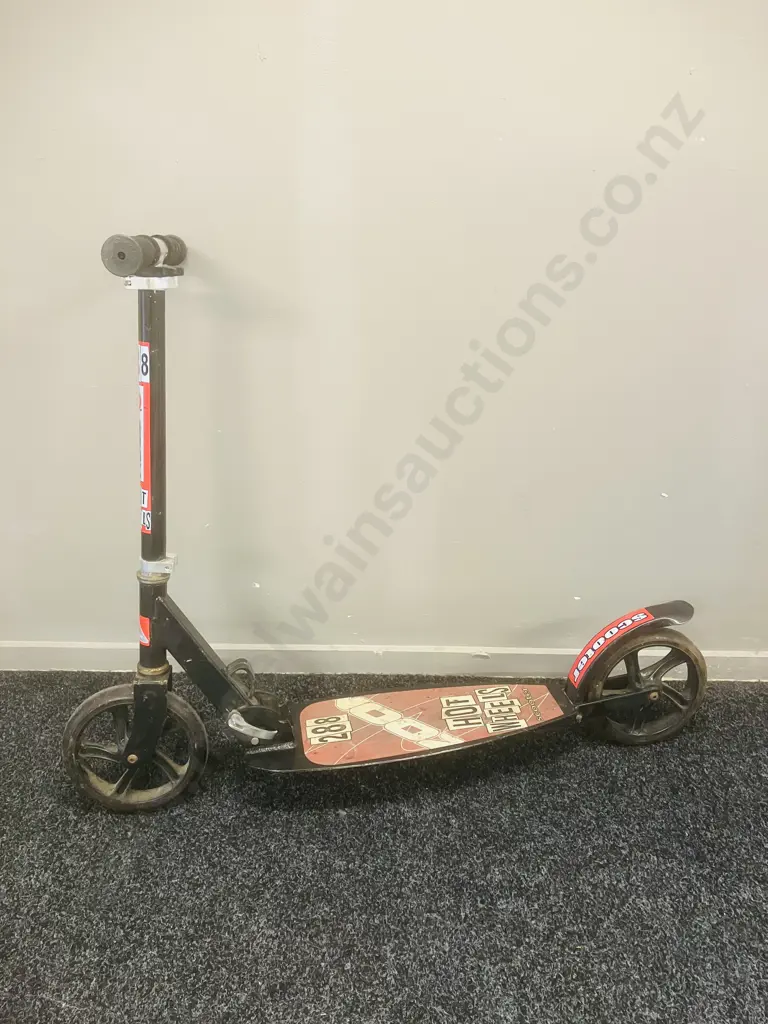 Hot Wheels ZOOM Inline Scooter Image 1++