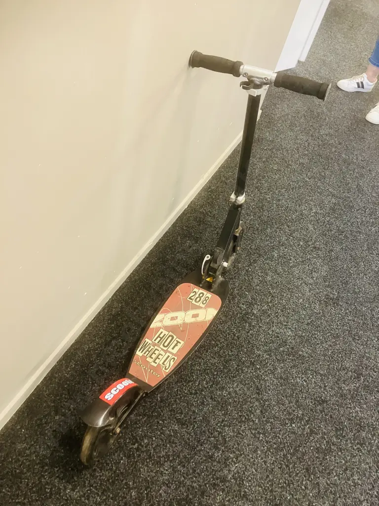 Hot Wheels ZOOM Inline Scooter Image 1++