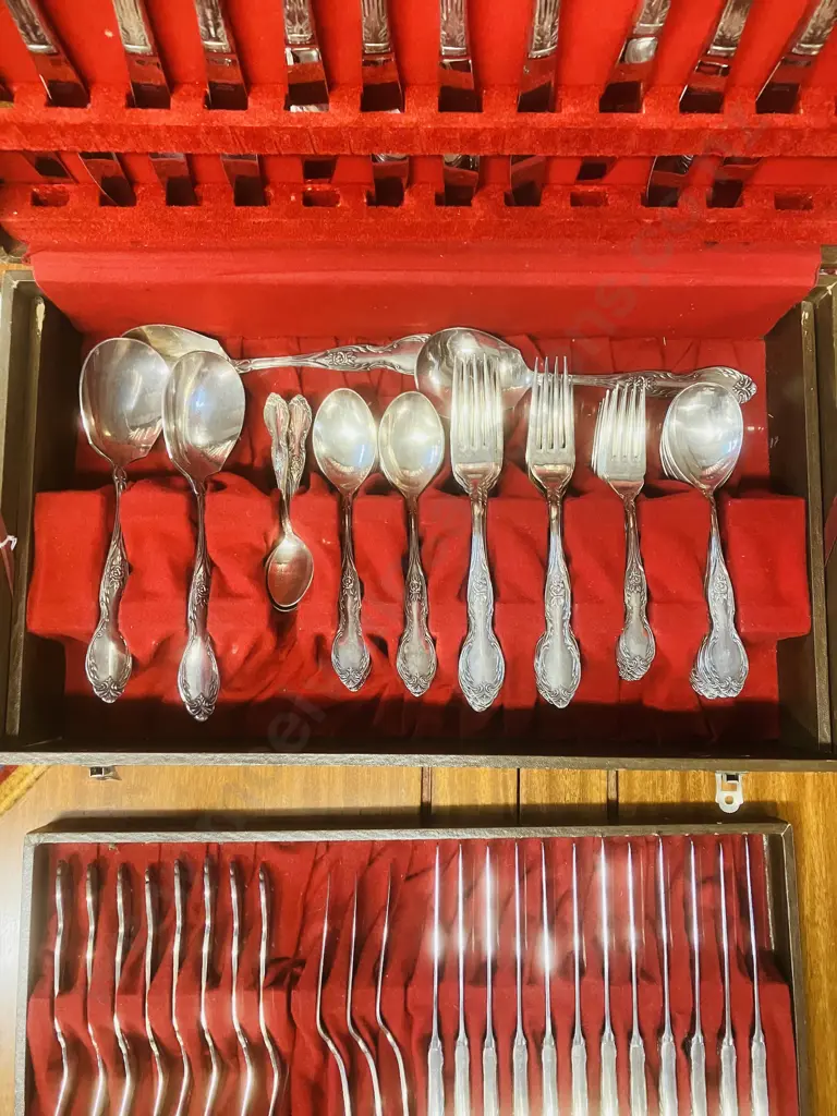 Noritake Fairmont Silver 'Elizabeth Rose' 104 Piece Cutlery Set In Lined Wooden Case - Rose & Scroll Pattern Image 1++