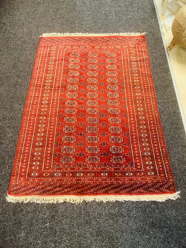 Vintage Persian Floor Rug. 128 x 186cm Image 1++
