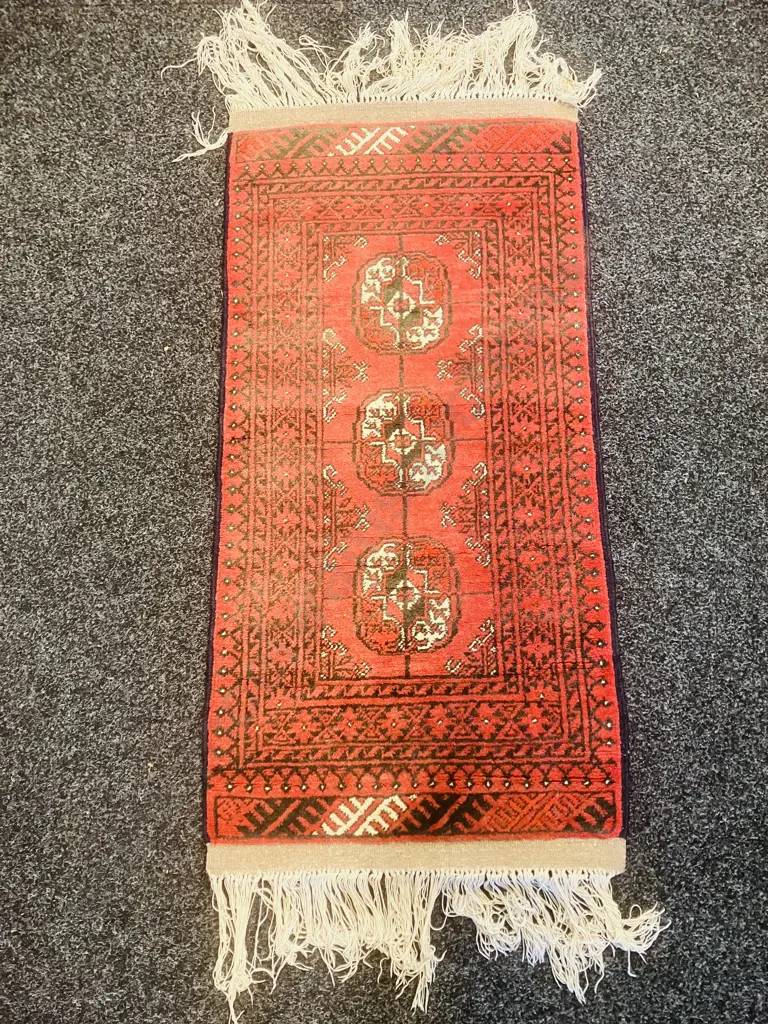 Vintage Persian Floor Rug. 56 x 115cm Image 1++