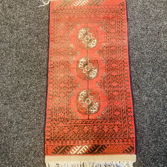 Vintage Persian Floor Rug. 56 x 115cm