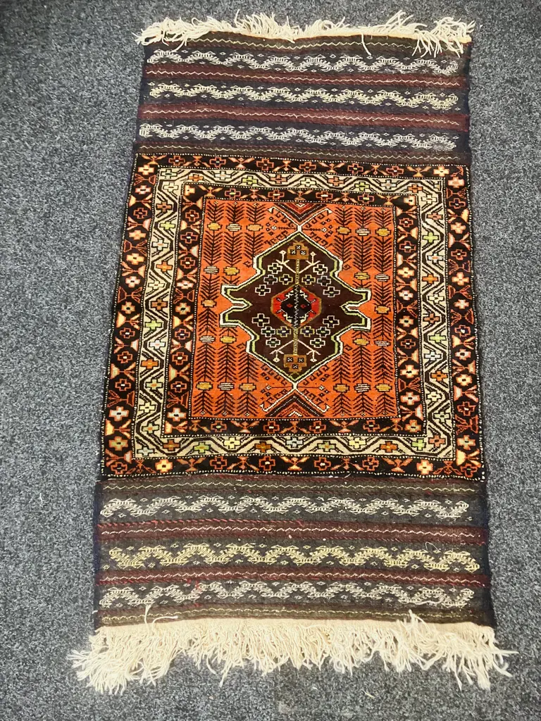 Antique Persian Rug. 81 x 138cm Image 1++
