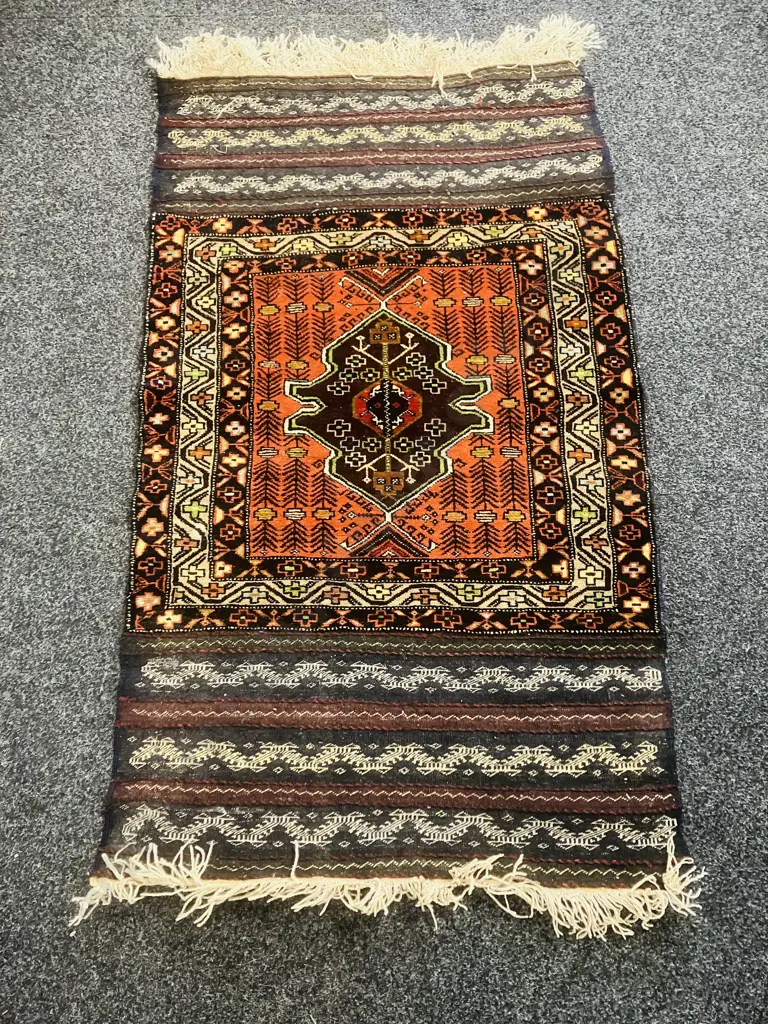 Antique Persian Rug. 81 x 138cm Image 1++