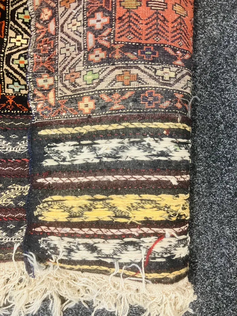Antique Persian Rug. 81 x 138cm Image 1++