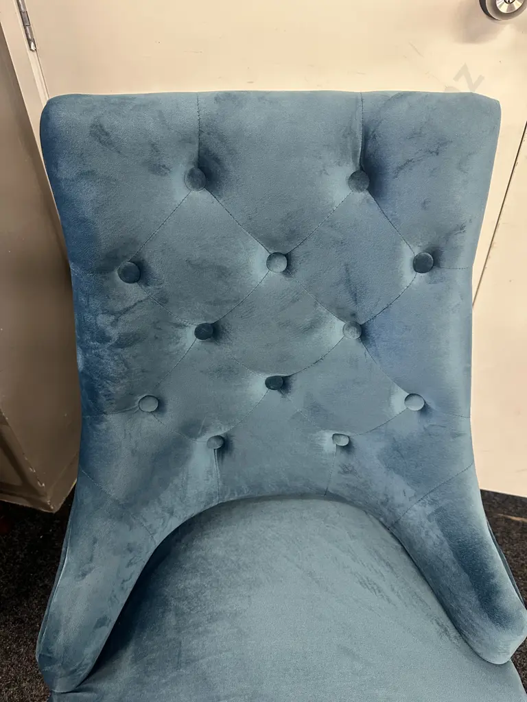 Bed Bath & Beyond design republique 'Harvey' Dining Chair, Button Back, Domed, Blue Velour Upholstered W58cm. Image 1++