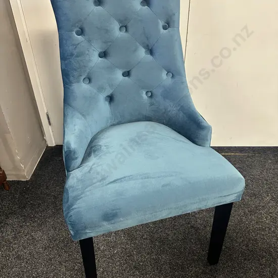 Bed Bath & Beyond design republique 'Harvey' Dining Chair, Button Back, Domed, Blue Velour Upholstered W58cm.