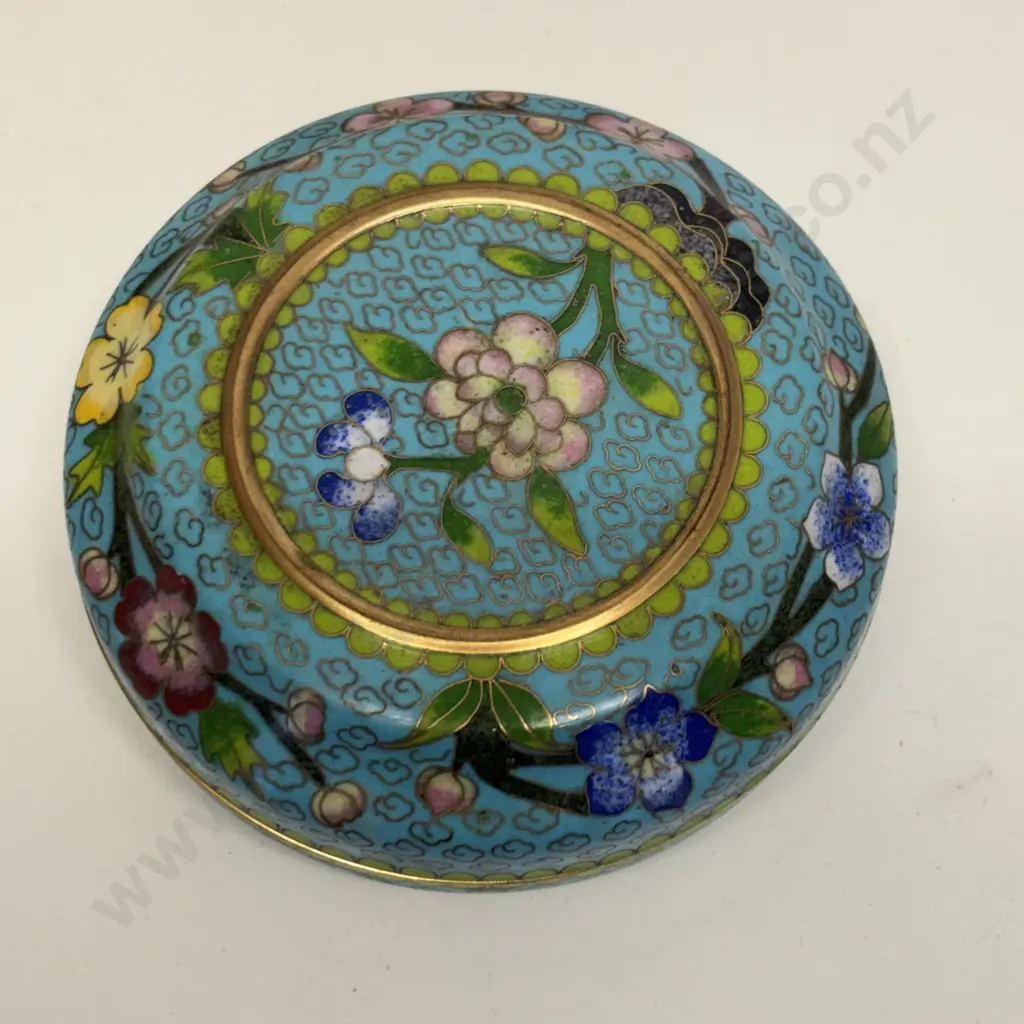 Cloisonne Lidded Pot with original box. D10.5cm Image 1++