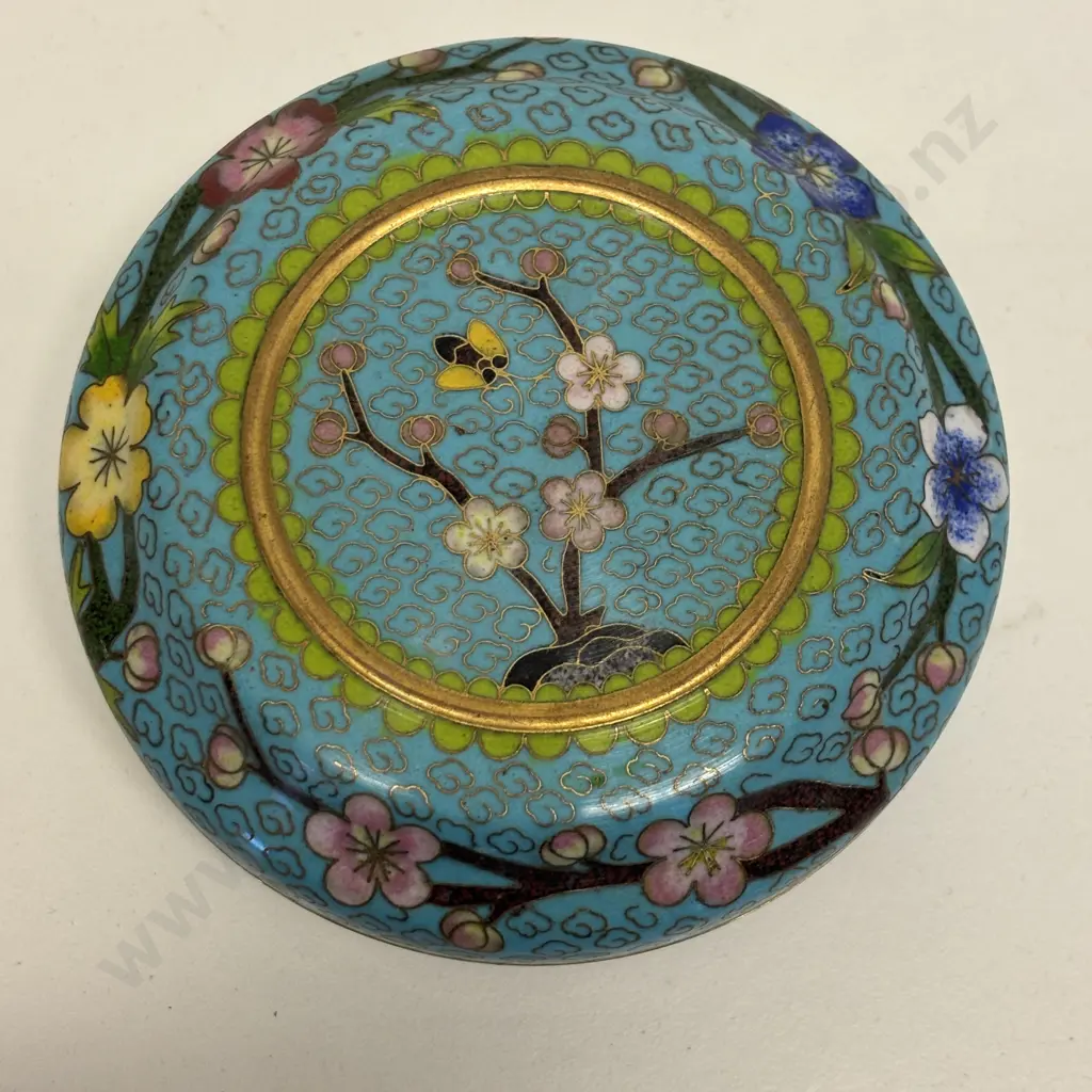Cloisonne Lidded Pot with original box. D10.5cm Image 1++