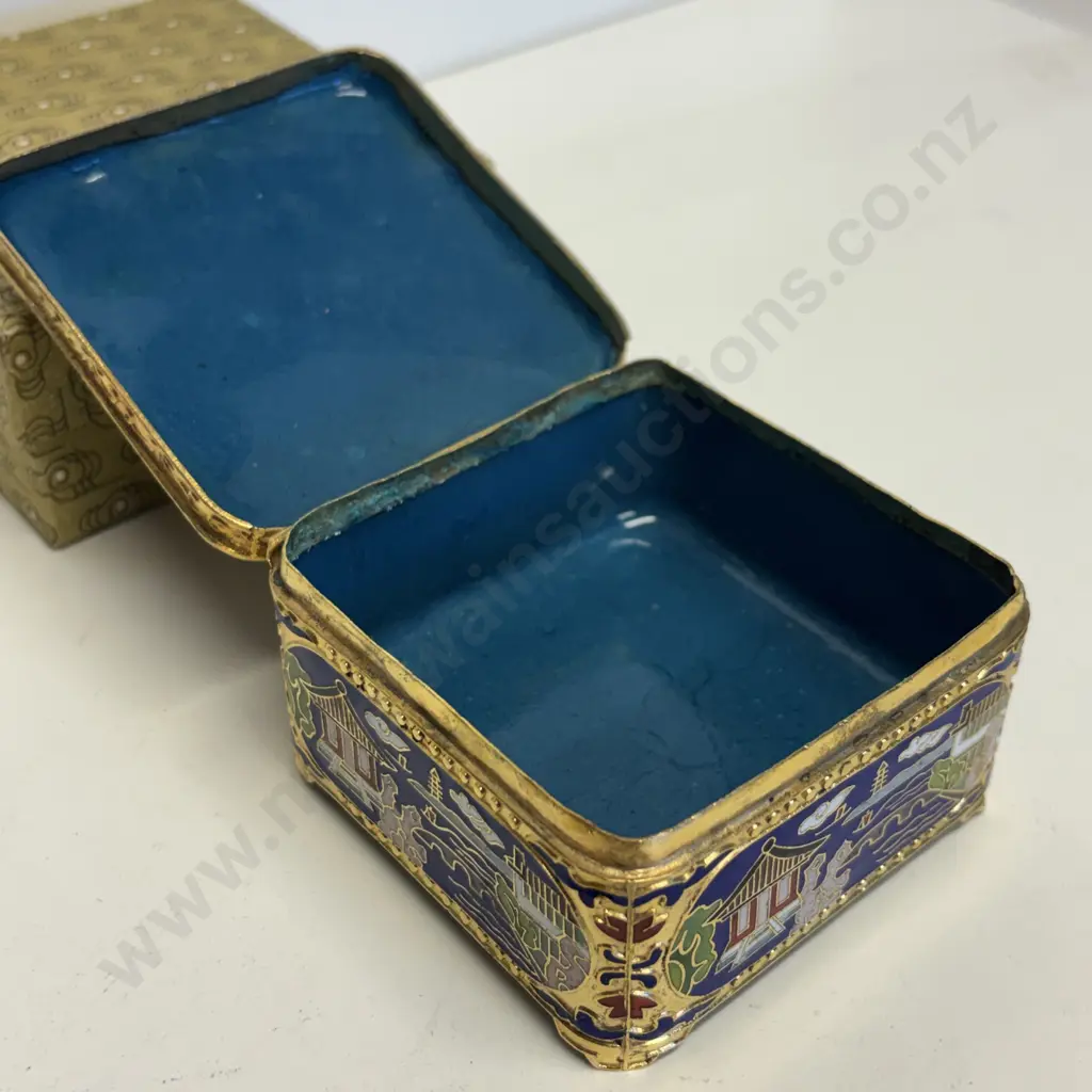 Cloisonne Square Lidded Pot with original box. 7.5cm square H5cm Image 1++