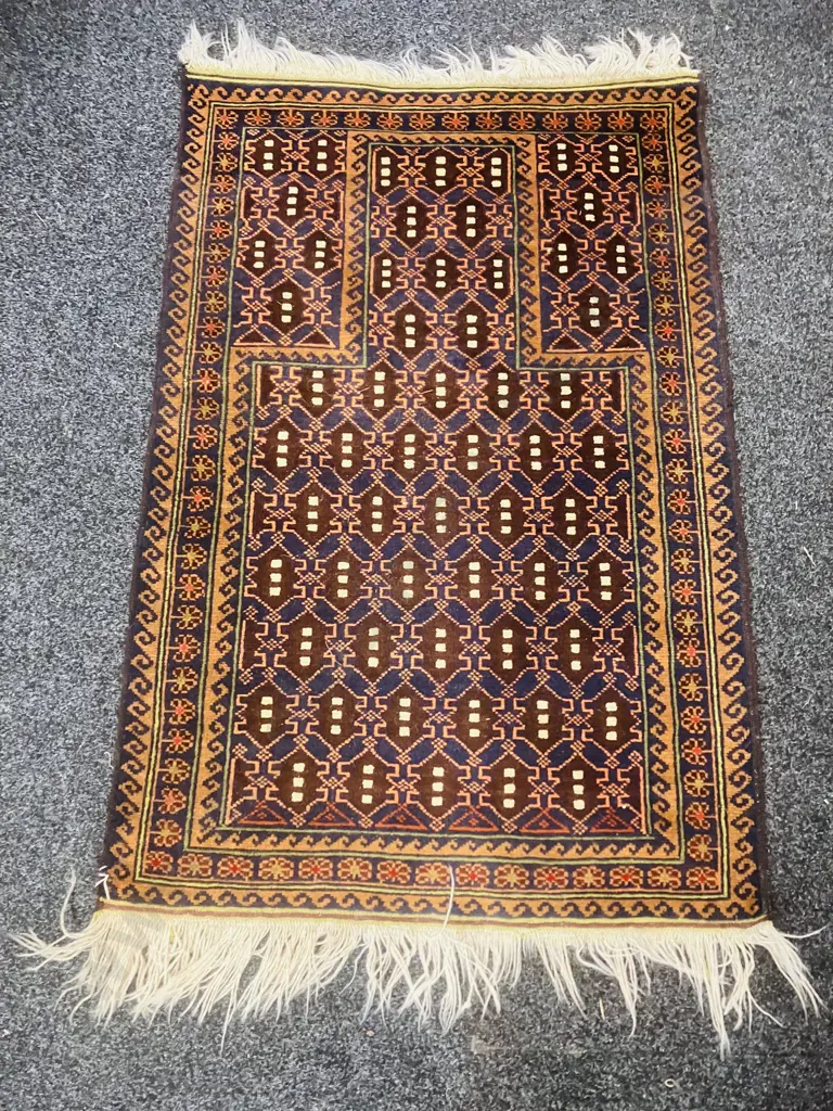 Persian Rug - Browns / Blues / Cream. 88 x 134cm Image 1++