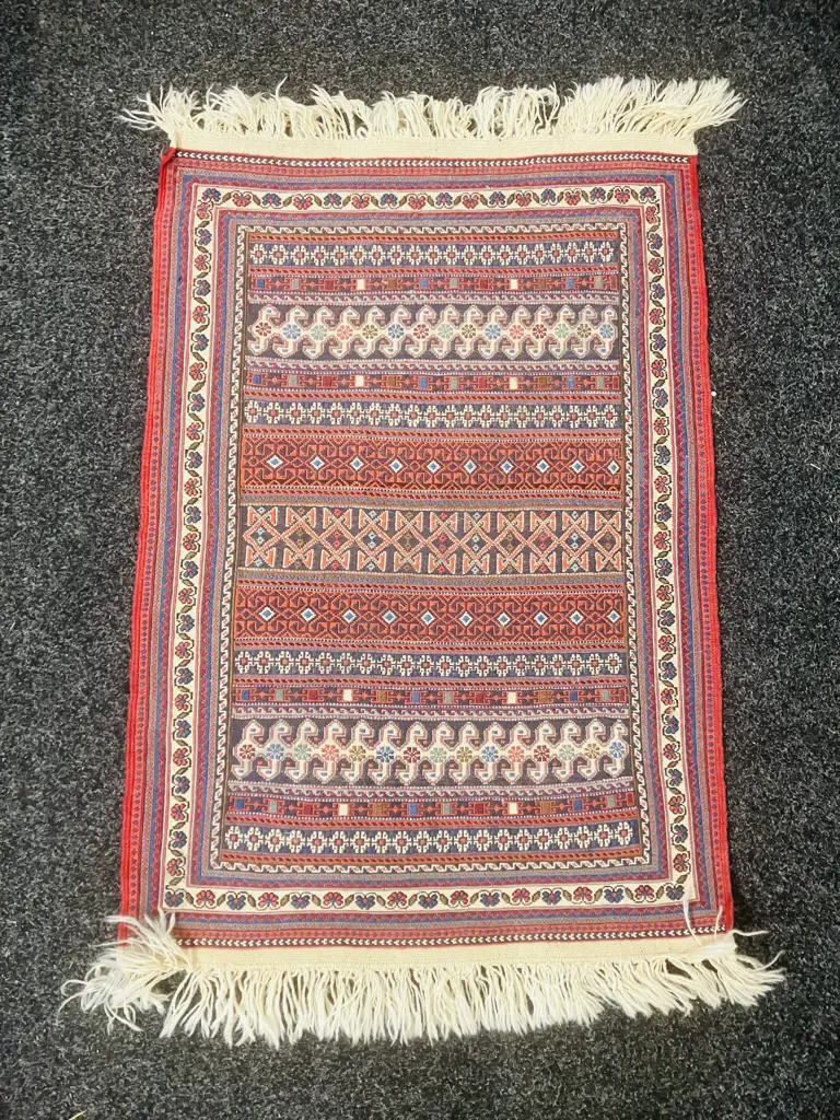 Kilim Persian Rug. 67 x 100cm Image 1++