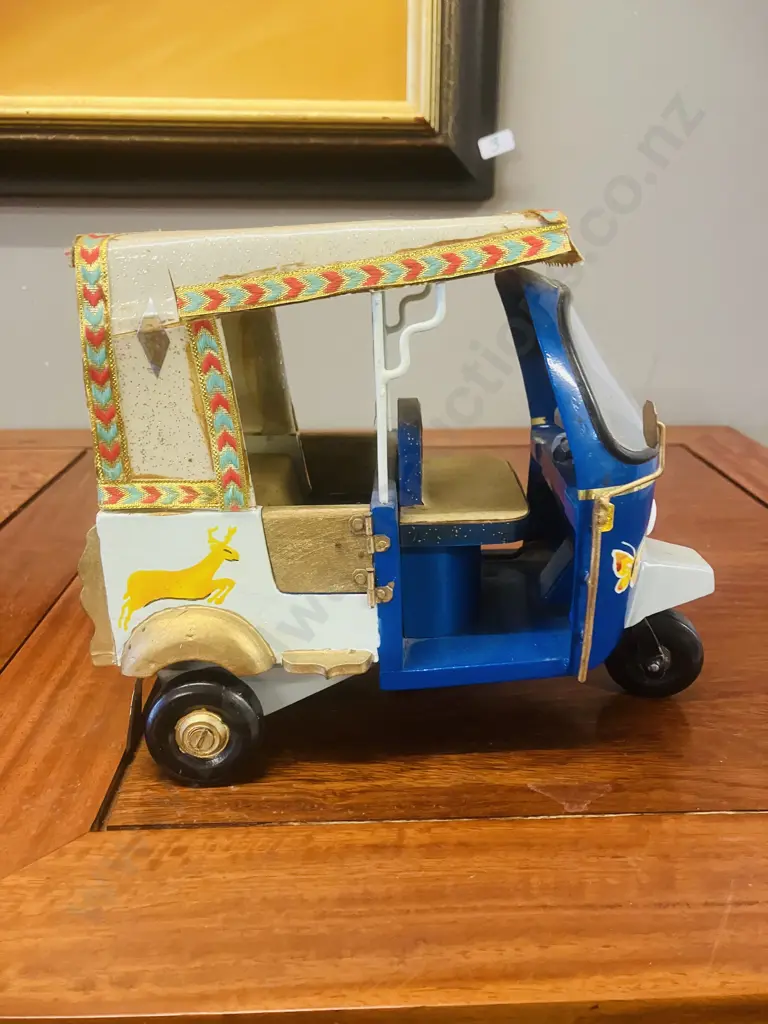 Thai Tuk Tuk Model. 17 x 20cm Image 1++