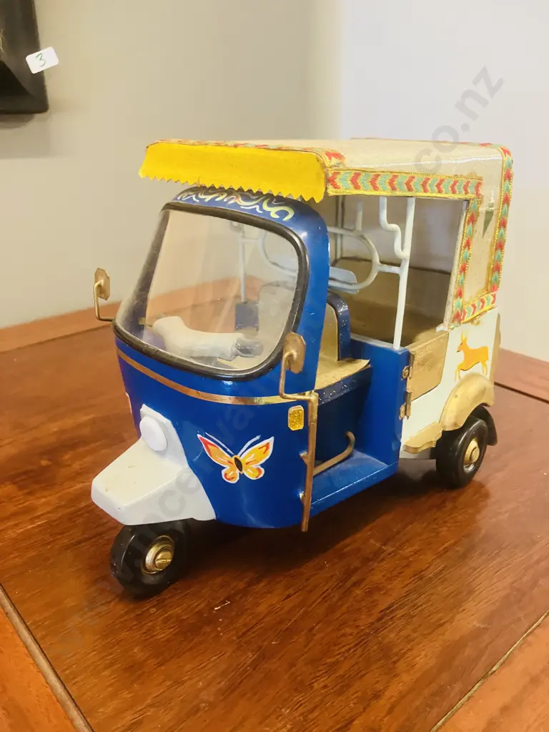 Thai Tuk Tuk Model. 17 x 20cm Image 1++