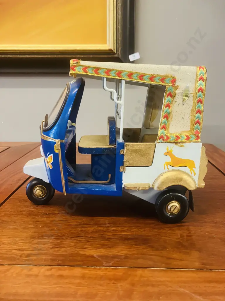 Thai Tuk Tuk Model. 17 x 20cm Image 1++