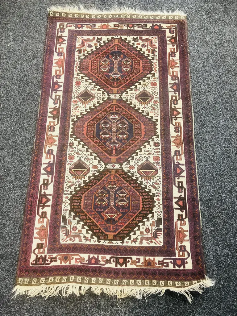 Vintage Persian Rug. 86 x 156cm Image 1++