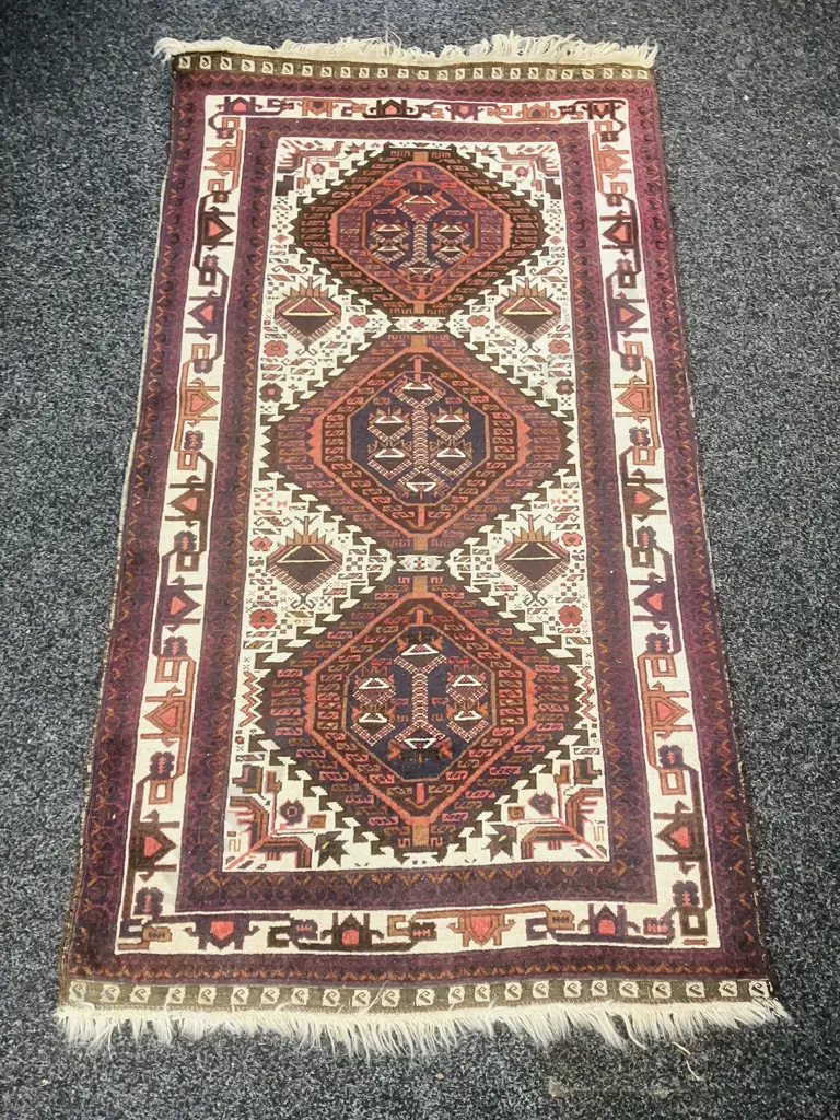 Vintage Persian Rug. 86 x 156cm Image 1++