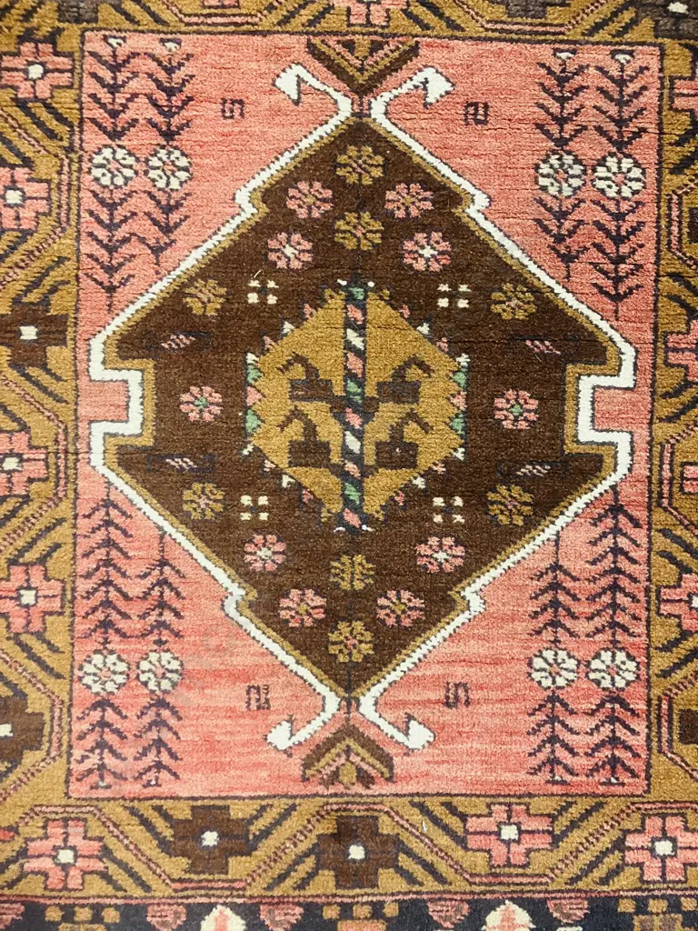 Vintage Persian Floor Rug. 77 x 150cm Image 1++