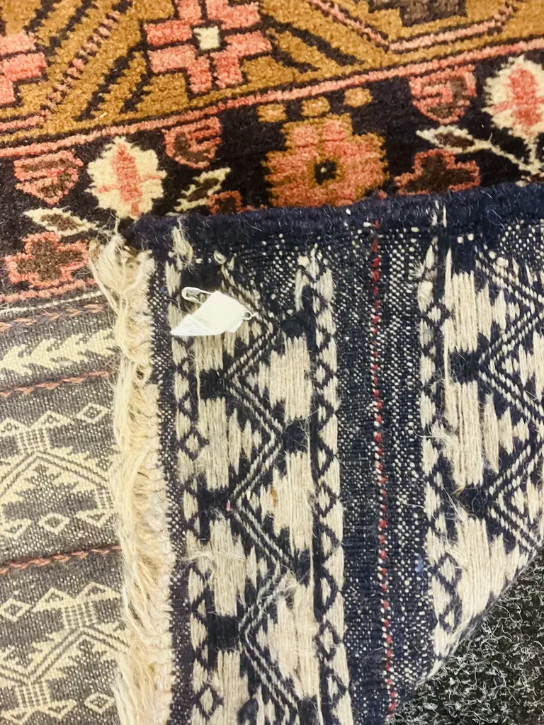 Vintage Persian Floor Rug. 77 x 150cm Image 1++