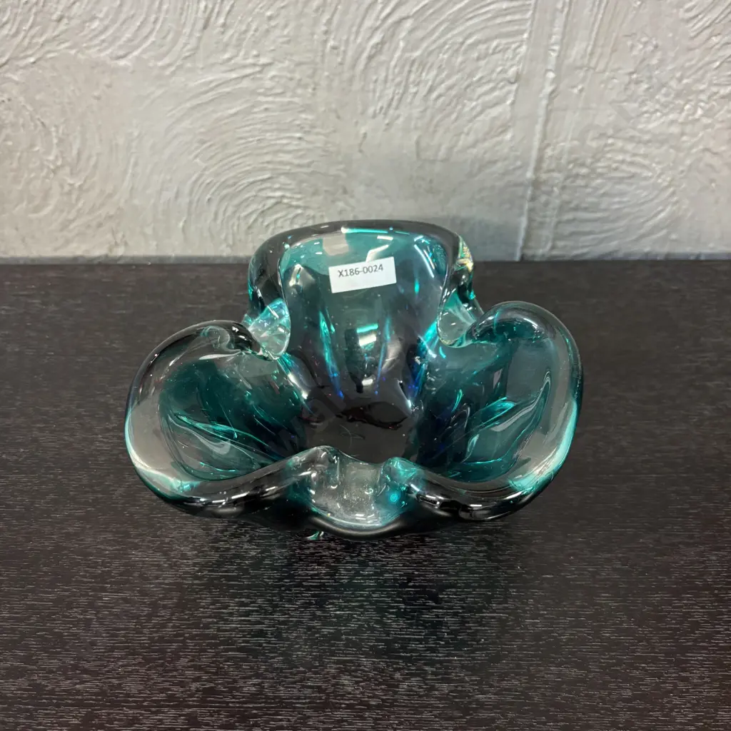 Art Glass Bowl Image 1++