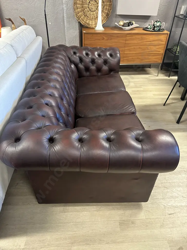 Moran Leather Burgundy Three Seater Chesterfield Sofa Button Back, Rolled Armed With Dome Detail H75,W185,D90cm. Image 1++