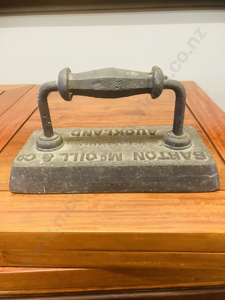 Cast Iron Billiard Table Iron "Barton McGill & Co' Auckland Made In England. 15 x 25cm Image 1++