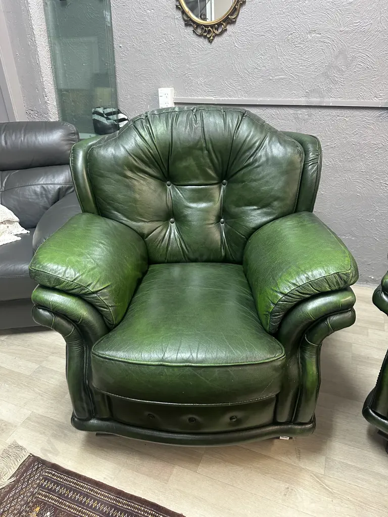 Winchester Furniture - England, Leather Armchair In Antique Green, Rolled Arm, Domed & Buttoned, On Castors Image 1++