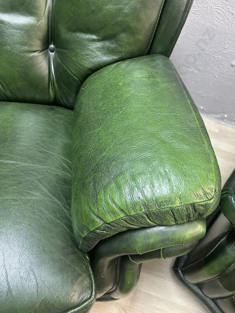 Winchester Furniture - England, Leather Armchair In Antique Green, Rolled Arm, Domed & Buttoned, On Castors Image 1++