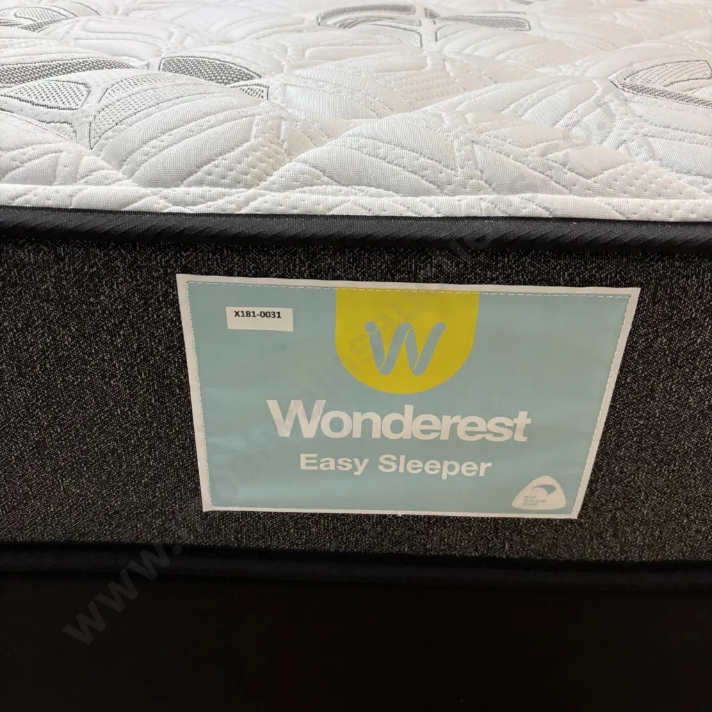 Wonderest Easy Sleeper Queen Size Mattress & Base Image 1++
