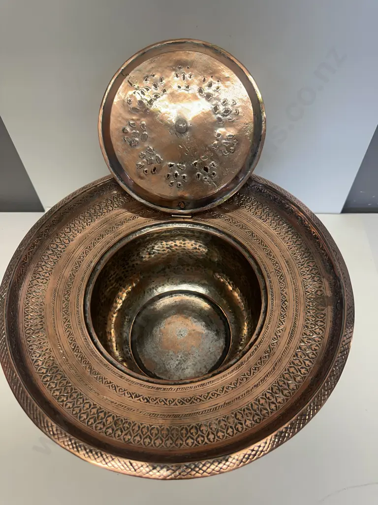 Vintage Round Lidded Pot Etched Detail H14cm,Dia33cm. Image 1++